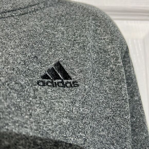 Adidas Women's Spellout Pullover Sweatshirt Climawarm Thumbholes Gray size L - Picture 2 of 7